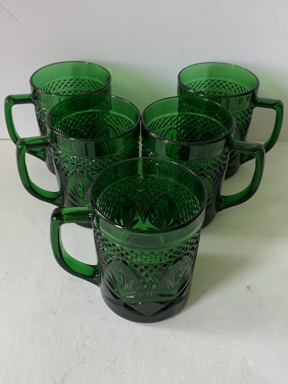 VINTAGE CRISTAL D'ARQUES DURAND EMERALD GREEN PRESSED GLASS 5 TUMBLERS  FRANCE